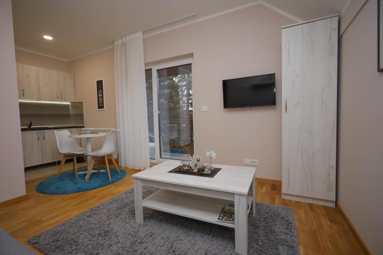 Mipet Apartmani ซลาตีบอร์ ภายนอก รูปภาพ