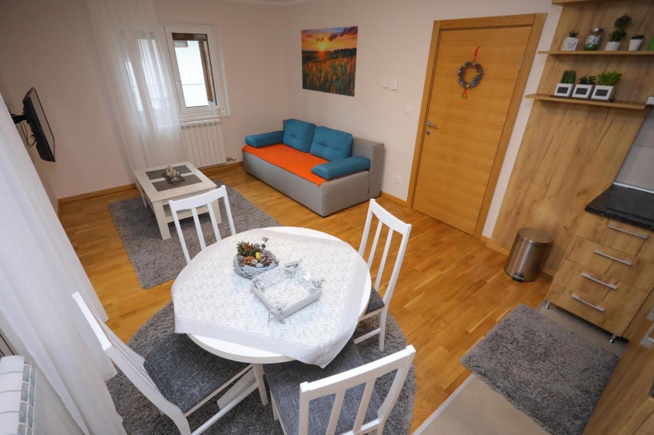 Mipet Apartmani ซลาตีบอร์ ภายนอก รูปภาพ