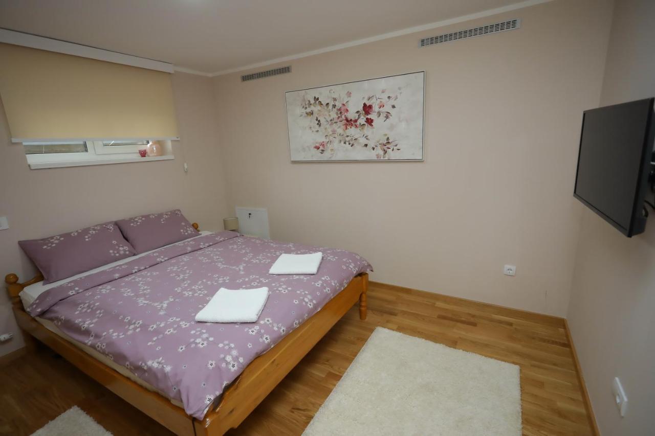 Mipet Apartmani ซลาตีบอร์ ภายนอก รูปภาพ