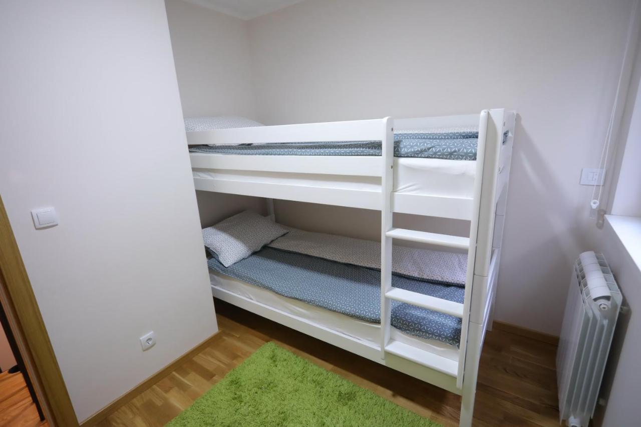 Mipet Apartmani ซลาตีบอร์ ภายนอก รูปภาพ