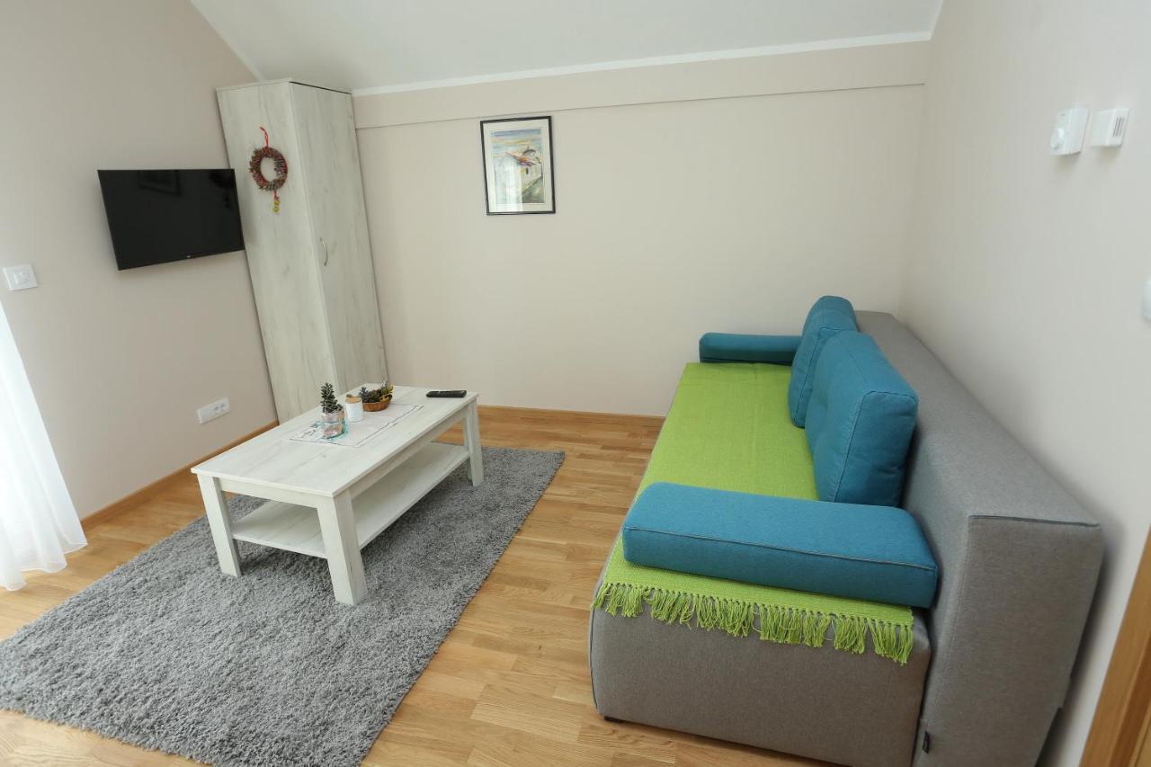 Mipet Apartmani ซลาตีบอร์ ภายนอก รูปภาพ