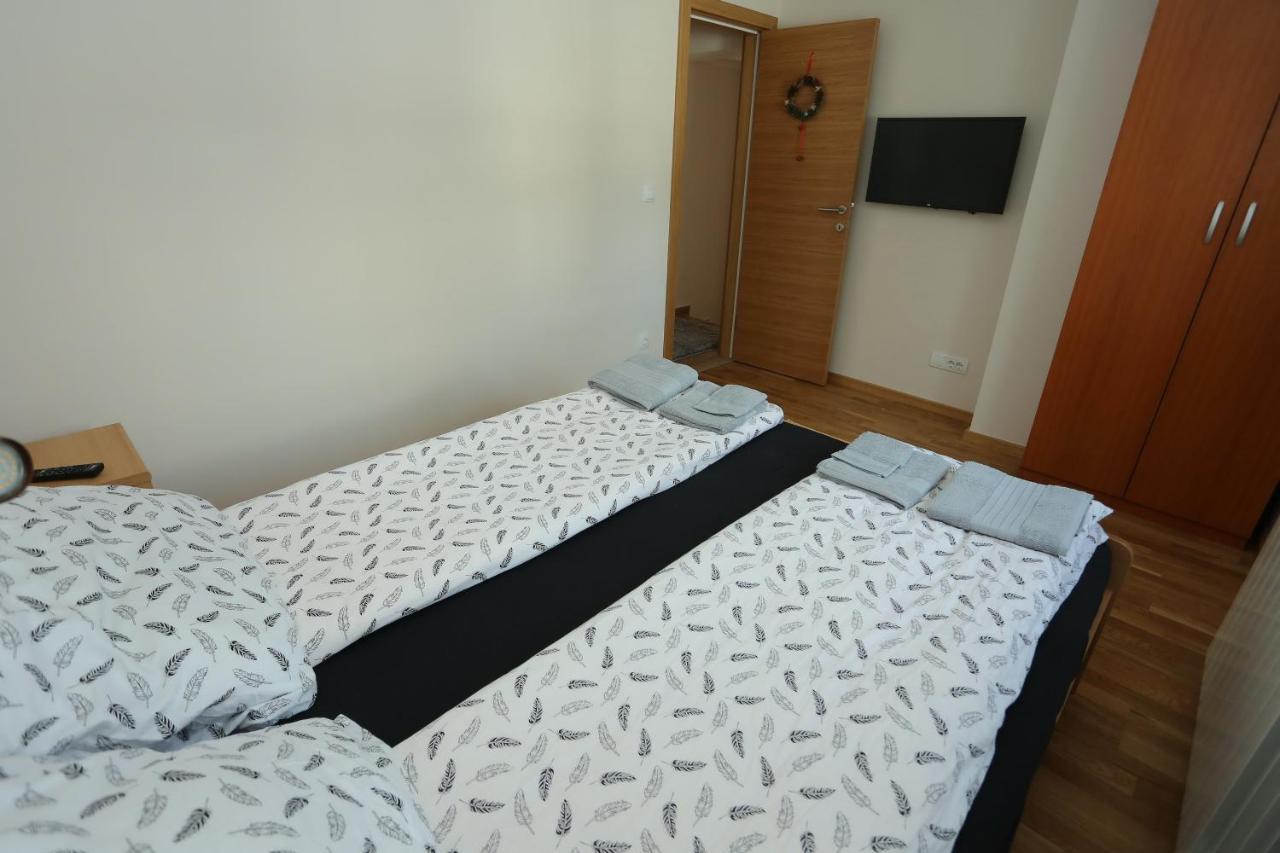 Mipet Apartmani ซลาตีบอร์ ภายนอก รูปภาพ