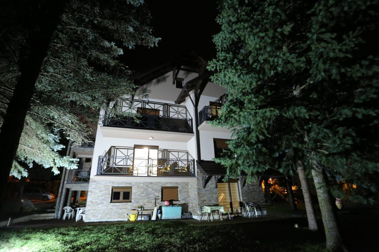 Mipet Apartmani ซลาตีบอร์ ภายนอก รูปภาพ