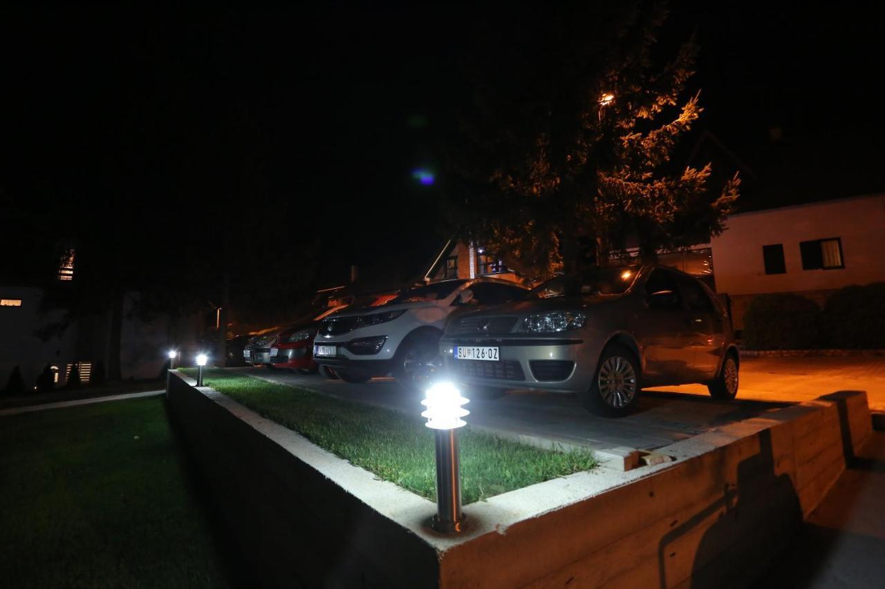 Mipet Apartmani ซลาตีบอร์ ภายนอก รูปภาพ