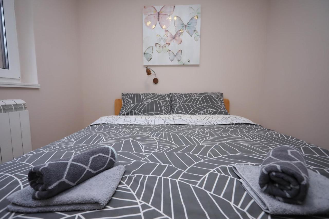 Mipet Apartmani ซลาตีบอร์ ภายนอก รูปภาพ