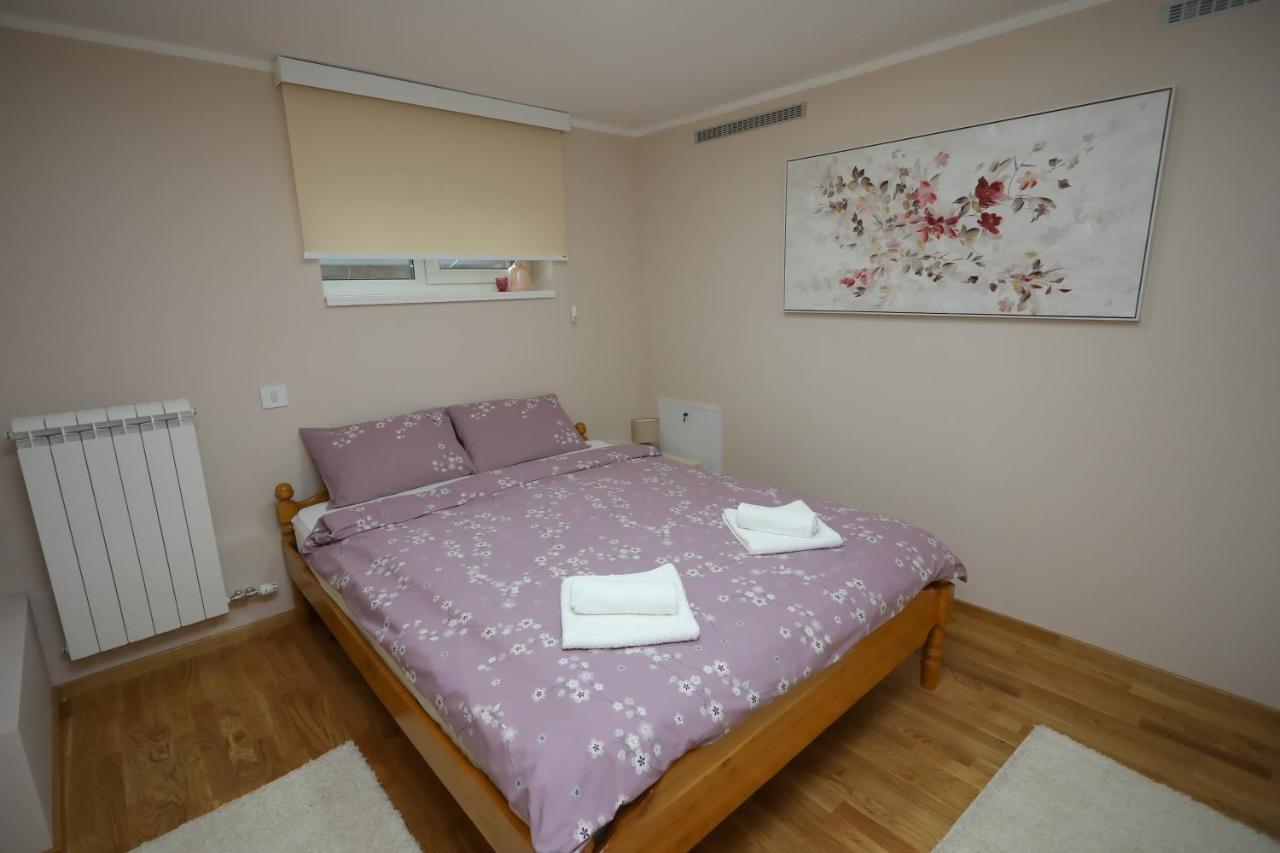 Mipet Apartmani ซลาตีบอร์ ภายนอก รูปภาพ