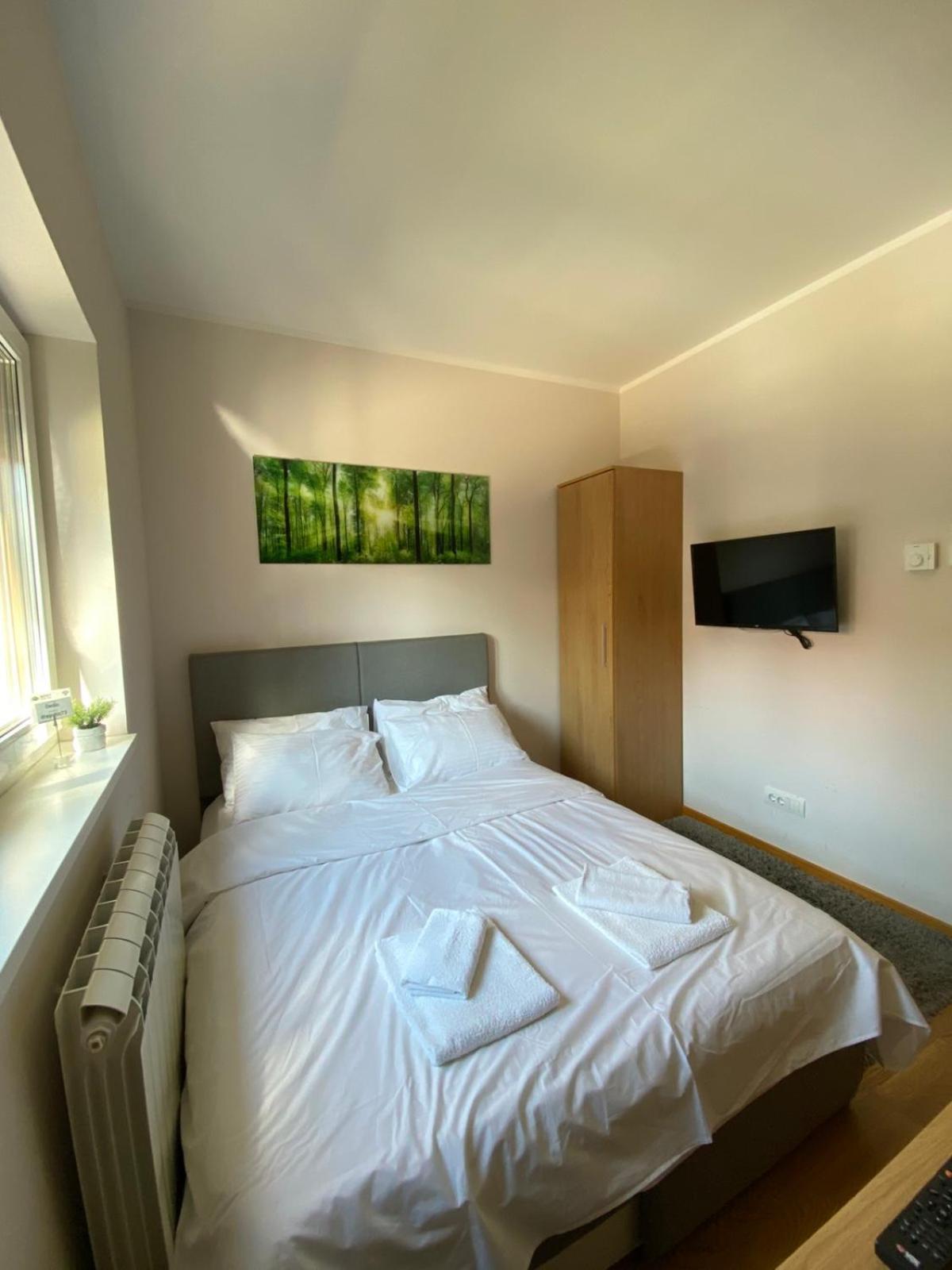 Mipet Apartmani ซลาตีบอร์ ภายนอก รูปภาพ